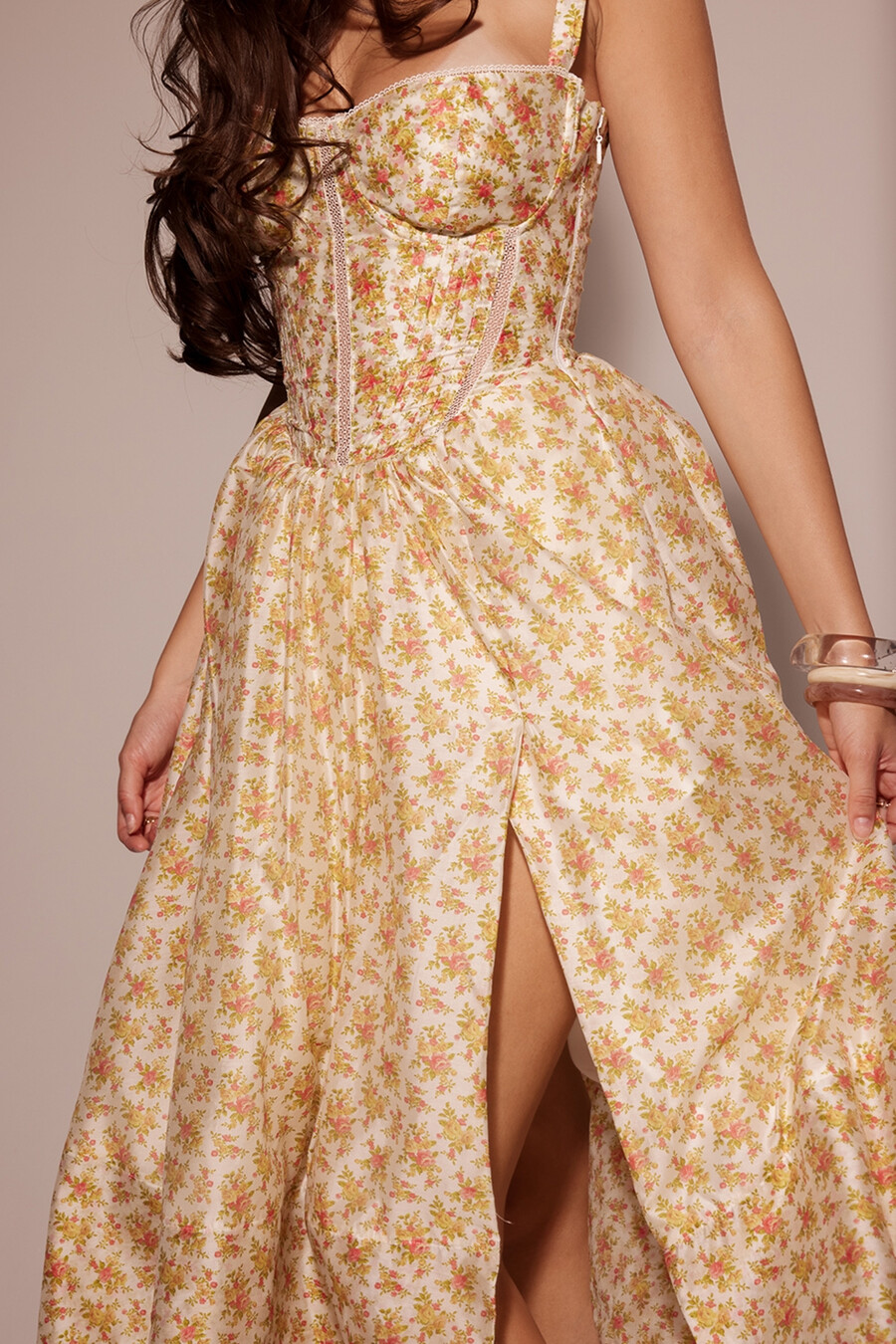 midi-sommerkleid mit korsett und rosenmuster