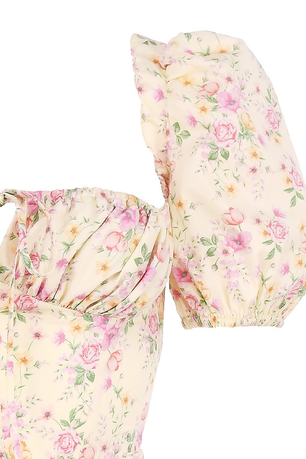 zitronengelbes geblümtes midi-sommerkleid mit puffärmeln und puffärmeln