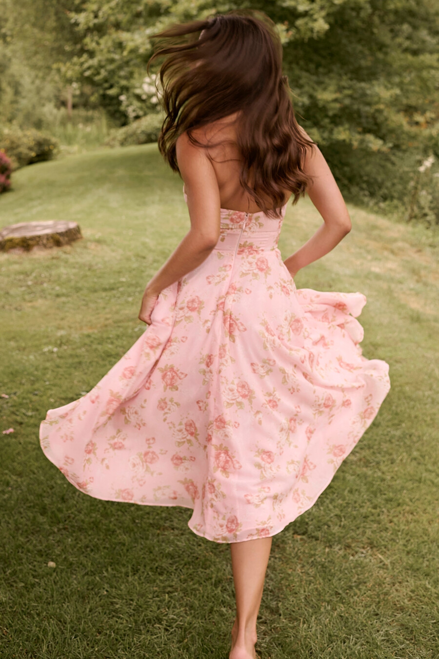englisches vintage-sommerkleid aus georgette mit rosenmuster und neckholder