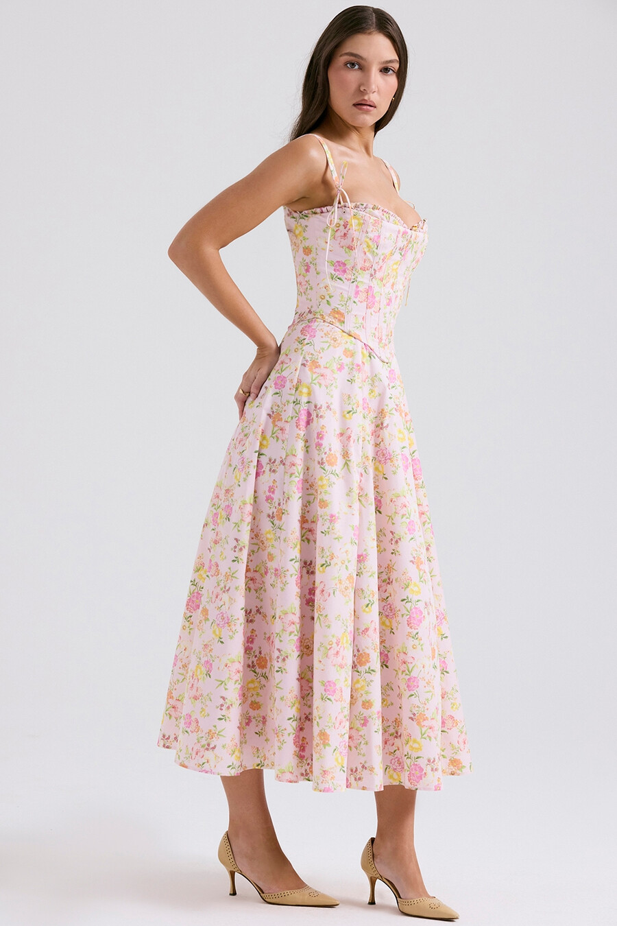 sommerkleid aus baumwolle mit rosa wiesenmuster