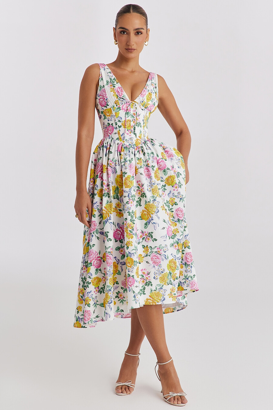 weißes baumwoll-korsettkleid mit vintage-rosenmuster
