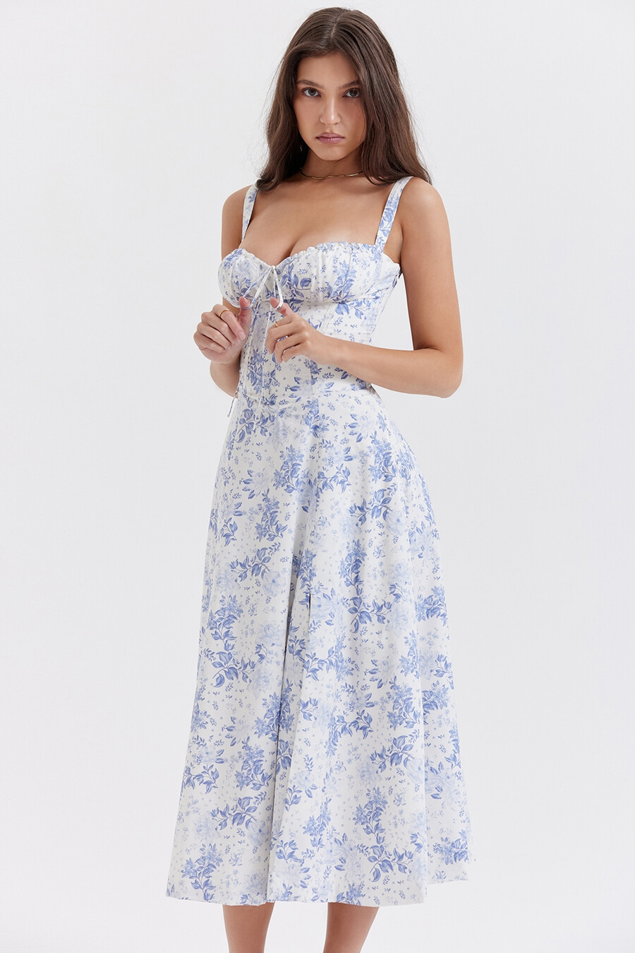 blau gemustertes bustier-sommerkleid