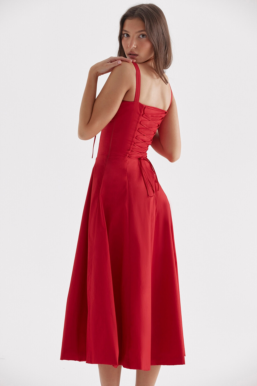 rotes rosen-bustier-sommerkleid