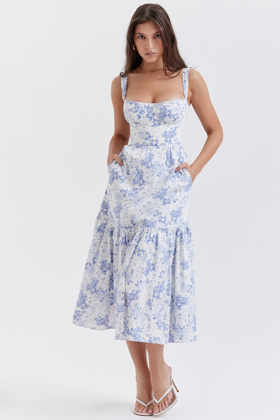 blau gemustertes midi-sommerkleid