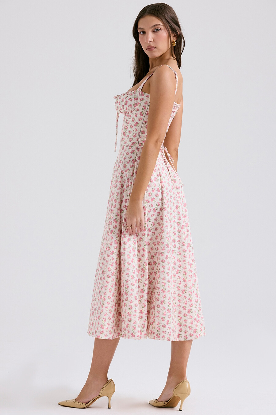 weißes baumwoll-bustierkleid mit rosenknospenmuster