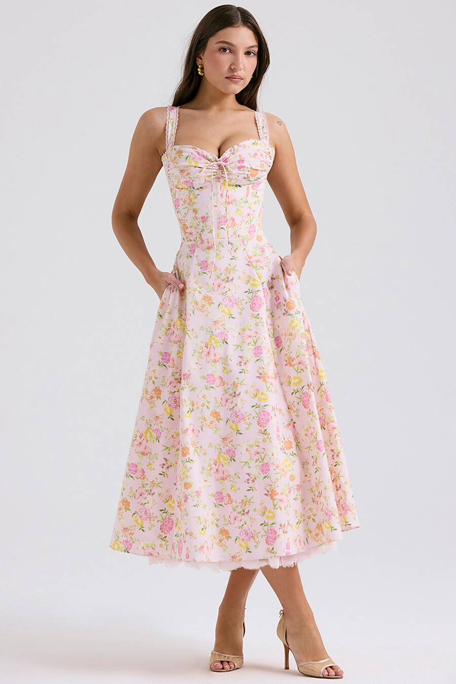sommerkleid aus baumwolle mit rosa wiesenmuster und bustier-optik