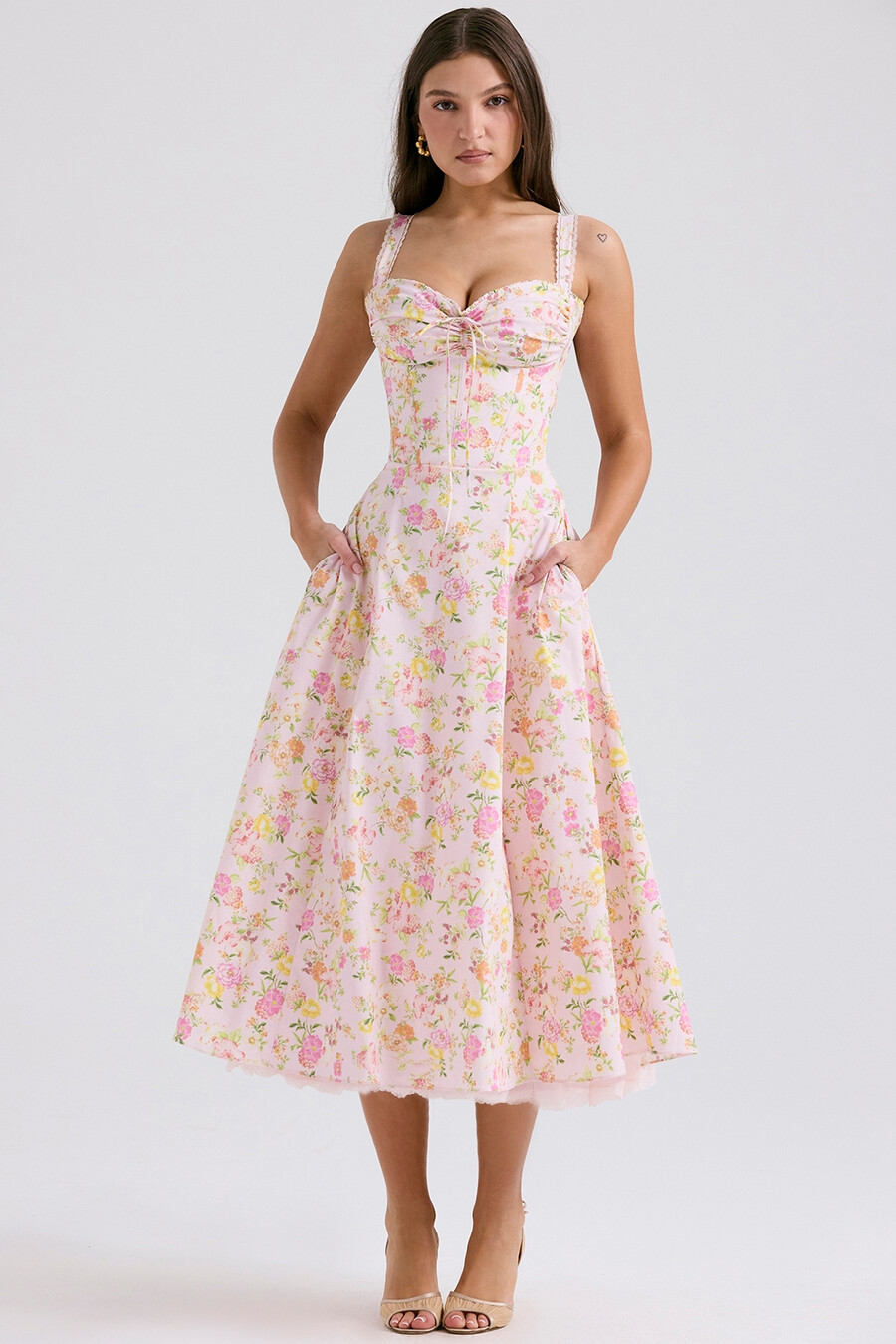 sommerkleid aus baumwolle mit rosa wiesenmuster und bustier-optik