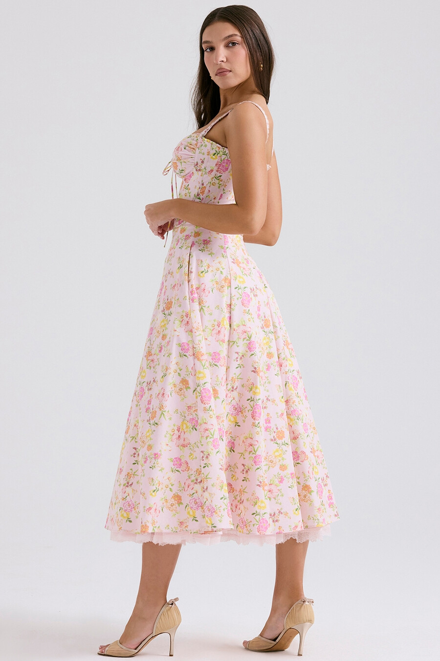 sommerkleid aus baumwolle mit rosa wiesenmuster und bustier-optik