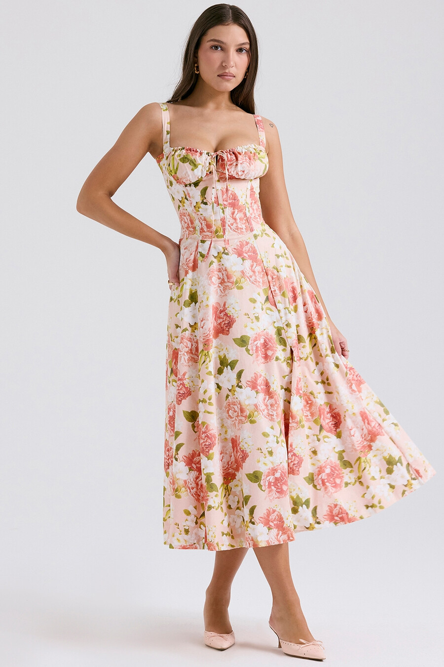 sommerkleid aus baumwolle mit rosa pfingstrosenmuster und bustier-design