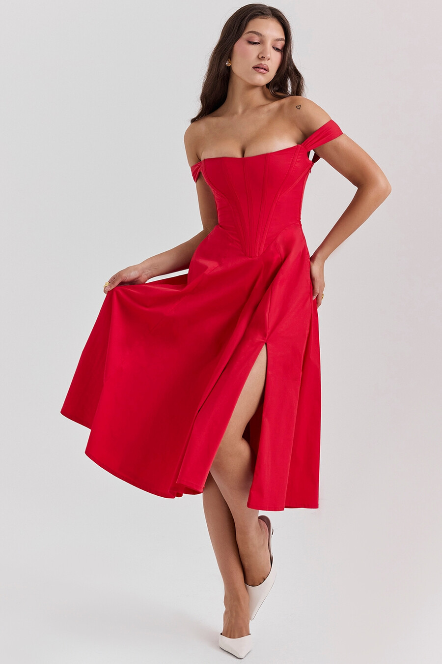 scharlachrotes midi-sommerkleid