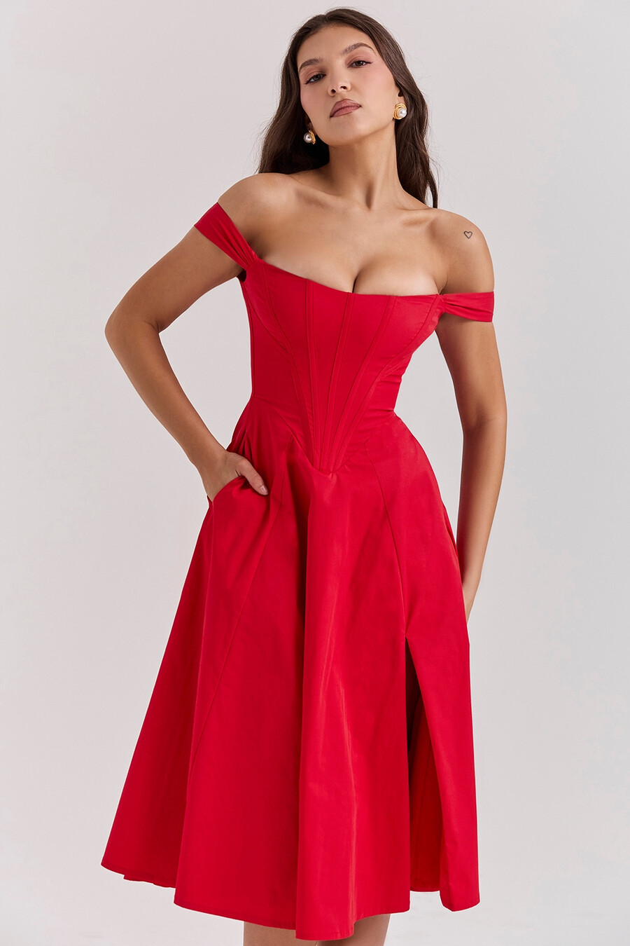 scharlachrotes midi-sommerkleid
