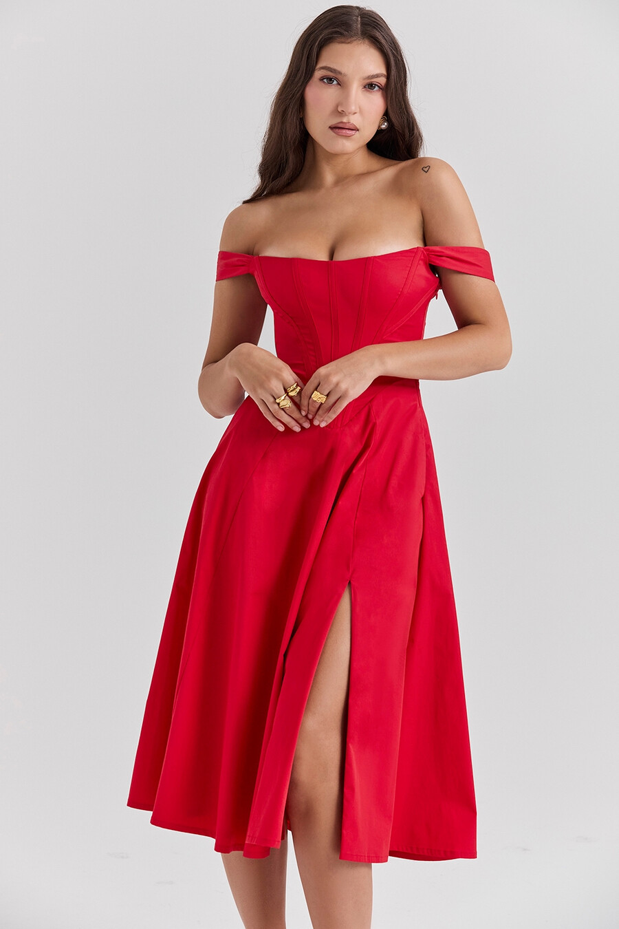 scharlachrotes midi-sommerkleid