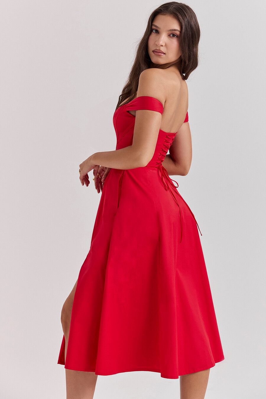 scharlachrotes midi-sommerkleid