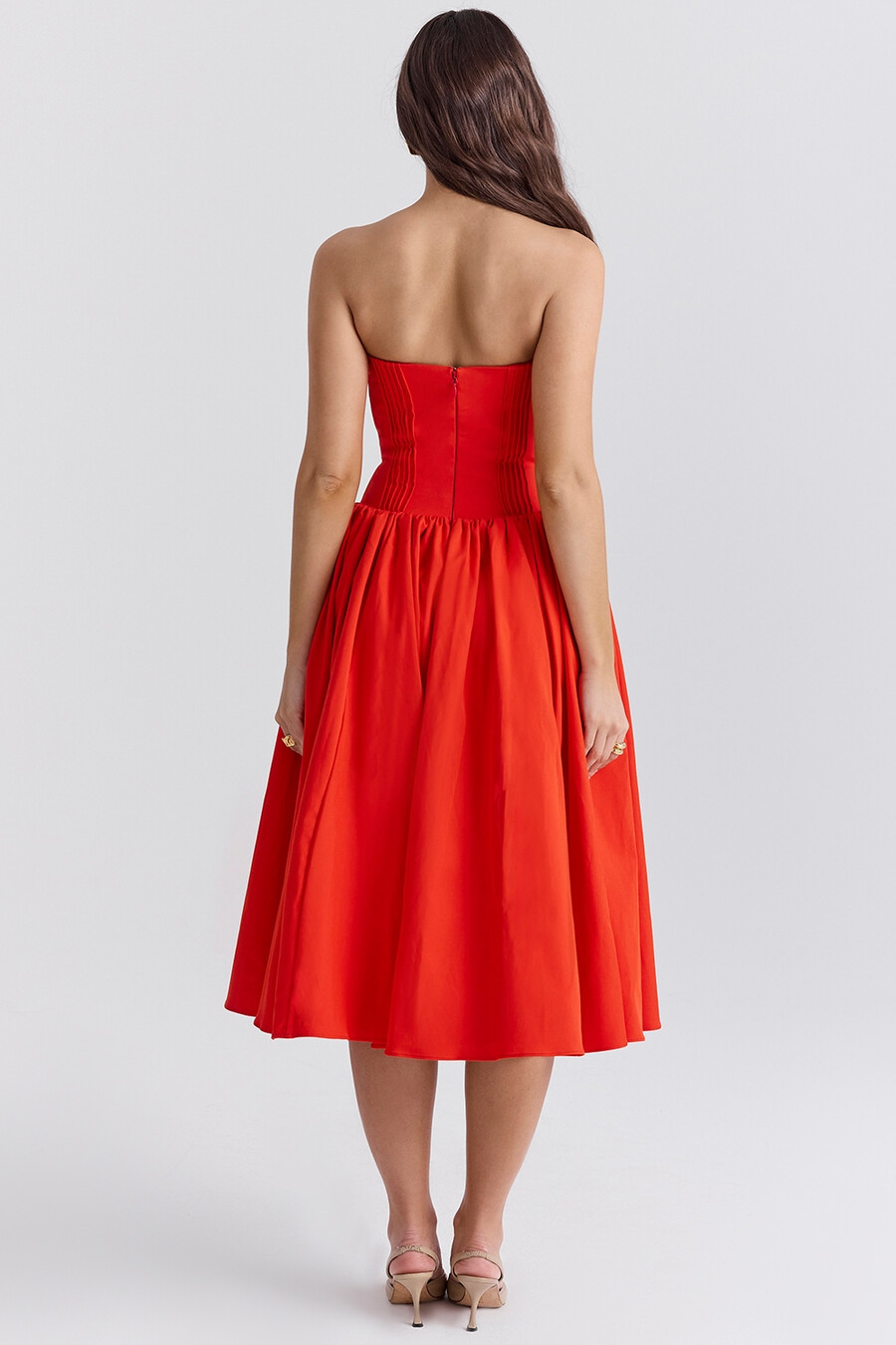 italienisches tomatenfarbenes trägerloses midi-sommerkleid