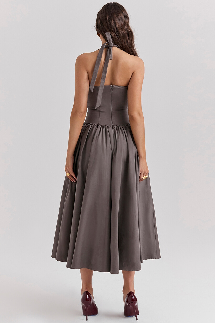 rauchfarbenes halter-midikleid