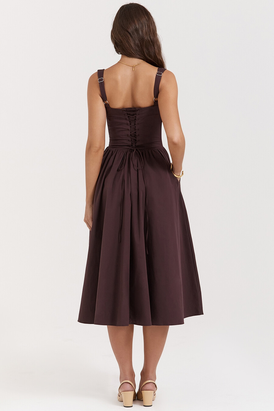 dunkelbraunes midi-sommerkleid