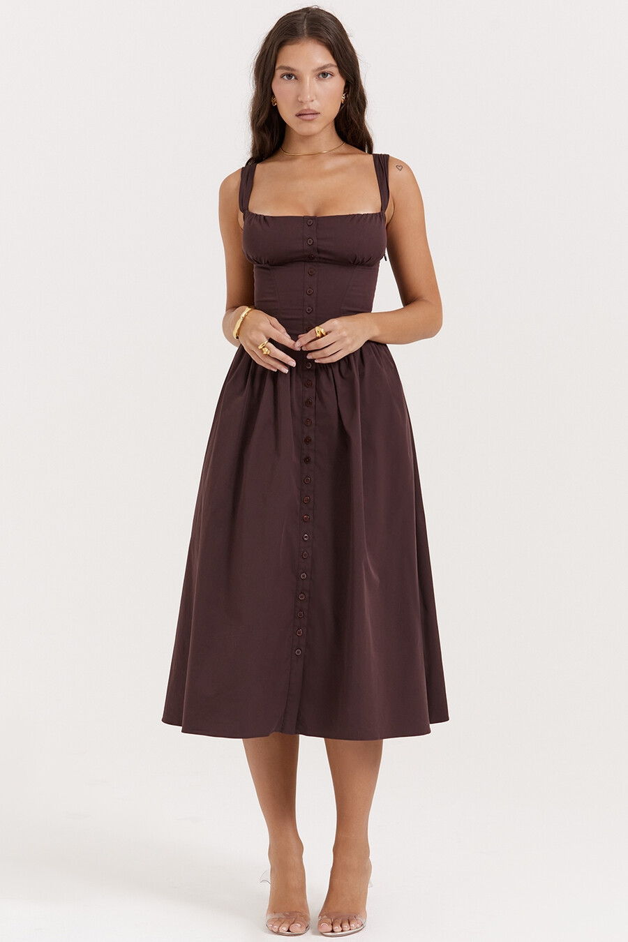 dunkelbraunes midi-sommerkleid