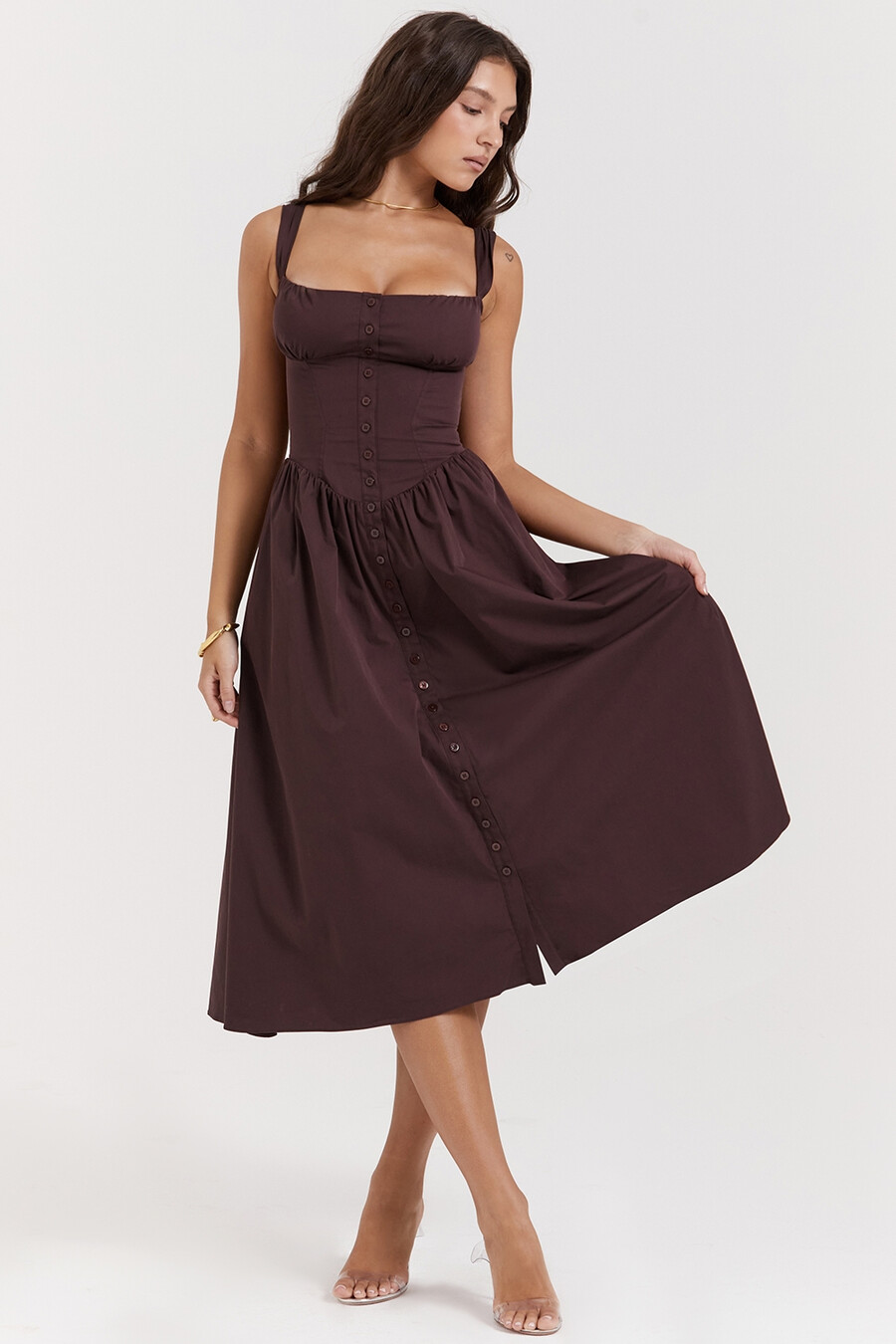 dunkelbraunes midi-sommerkleid