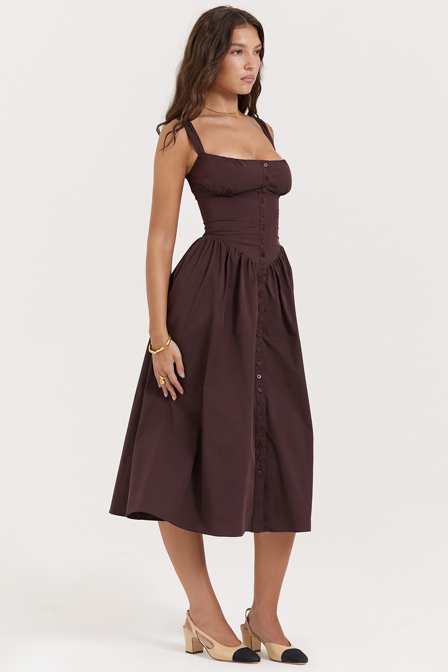 dunkelbraunes midi-sommerkleid