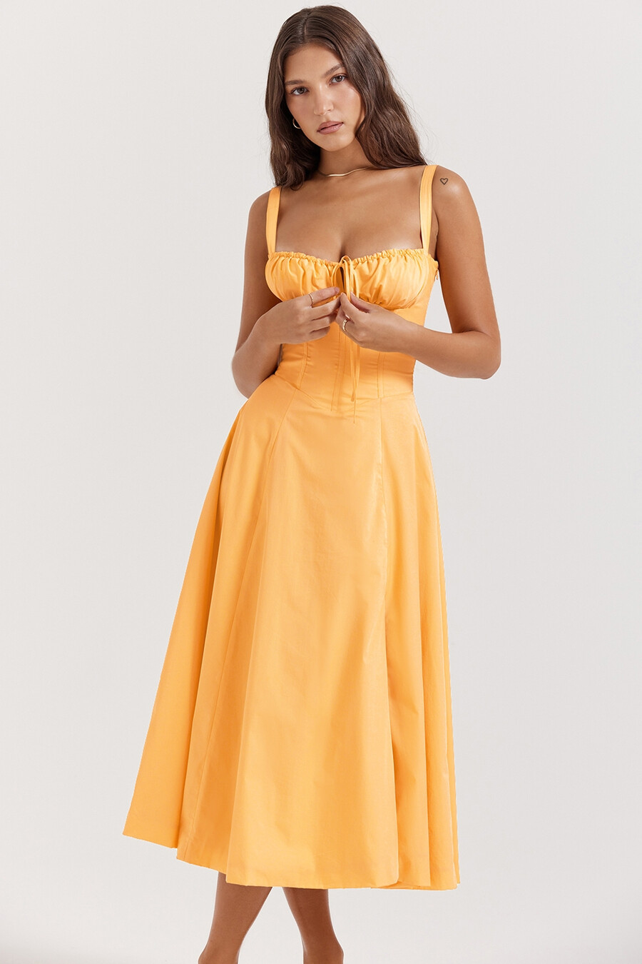 mandarinenfarbenes bustier-sommerkleid