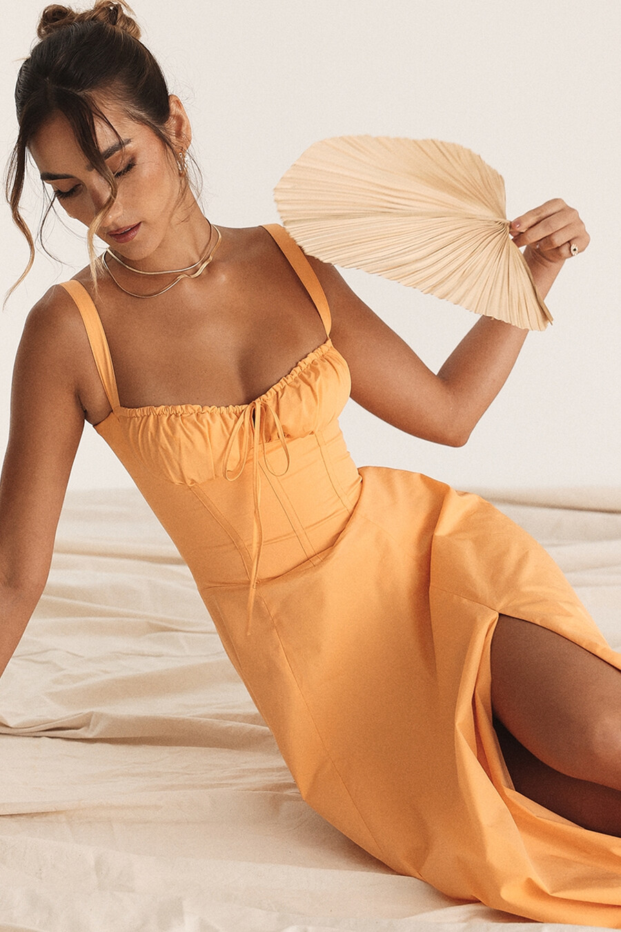 mandarinenfarbenes bustier-sommerkleid