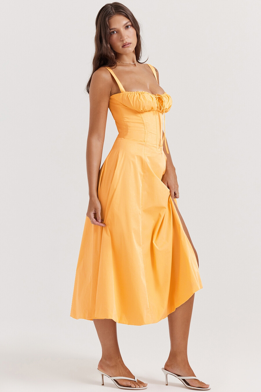 mandarinenfarbenes bustier-sommerkleid