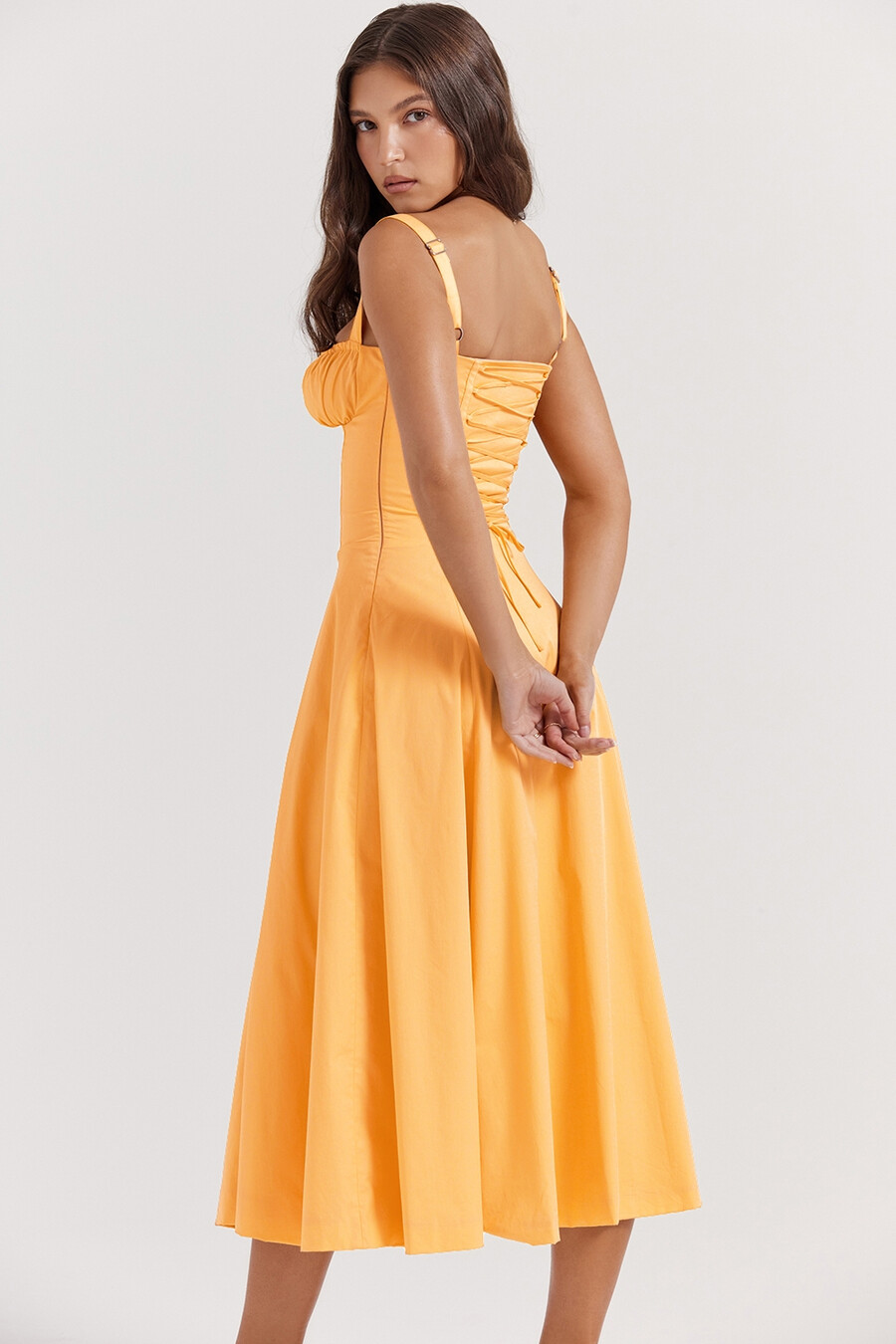 mandarinenfarbenes bustier-sommerkleid