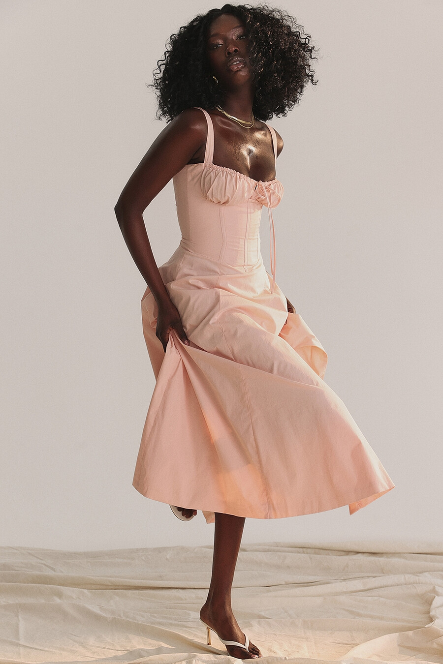 babyrosa bustier-sommerkleid