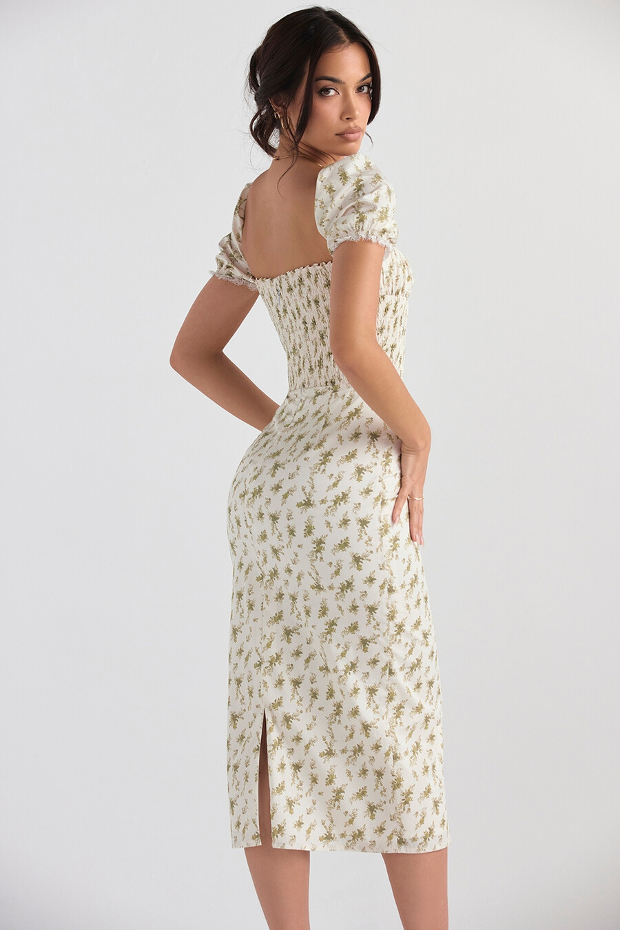sommerkleid mit gartenmuster und raffung