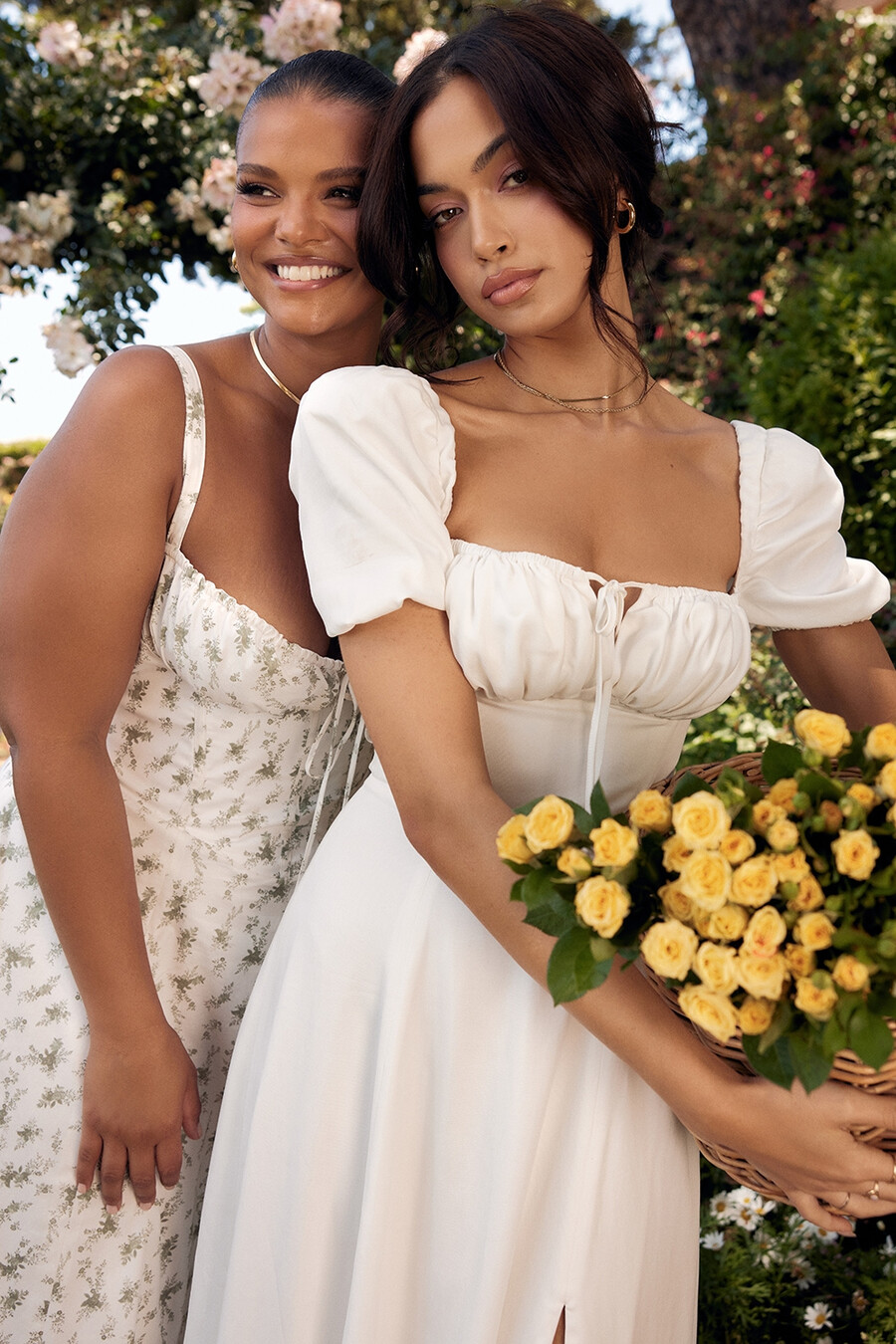 weißes midi-sommerkleid mit puffärmeln