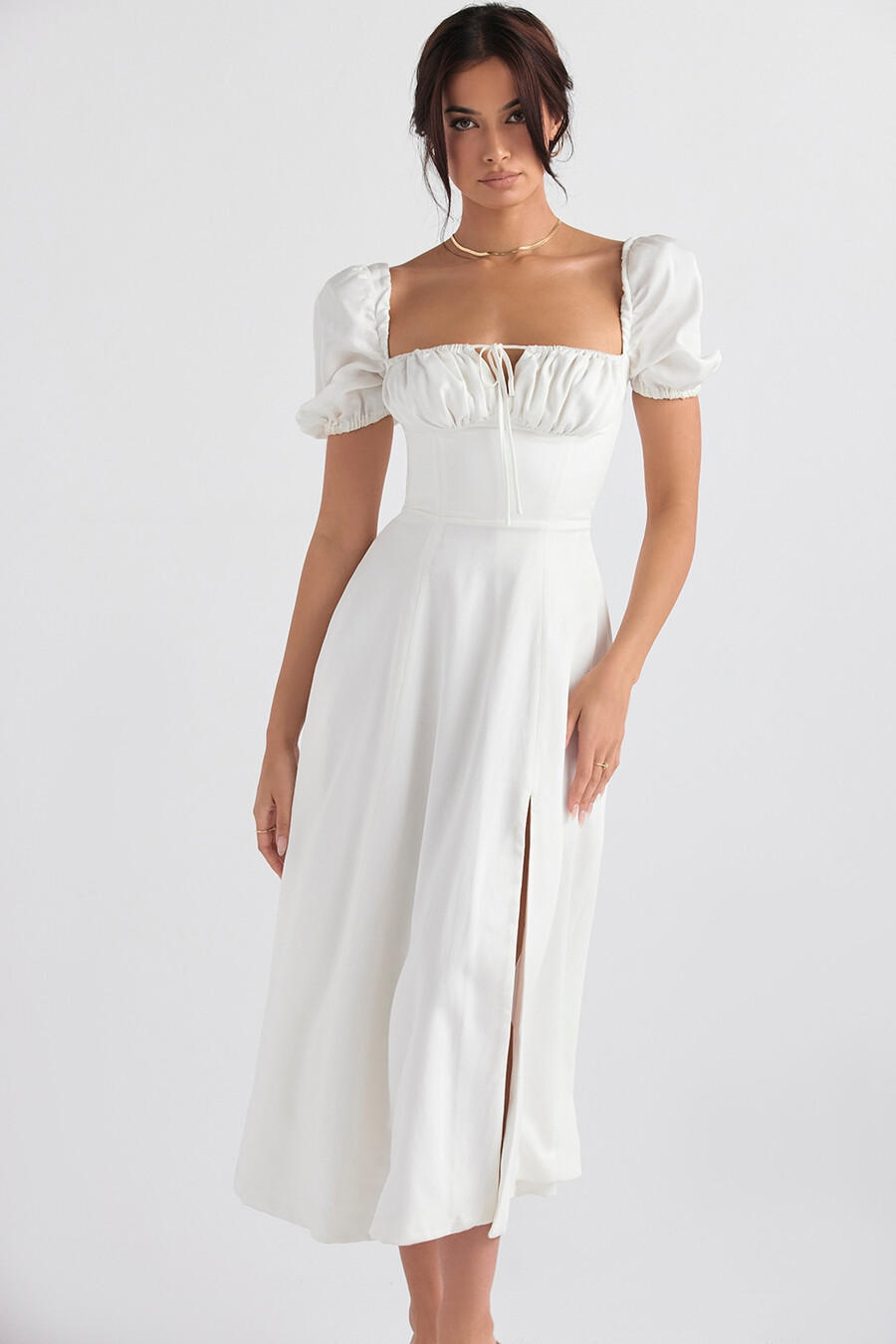 weißes midi-sommerkleid mit puffärmeln