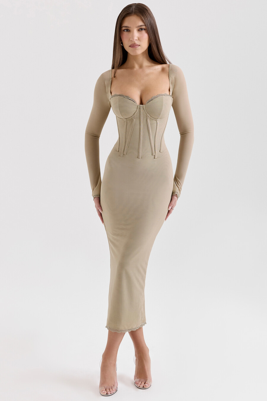 beigefarbenes figurbetontes midikleid mit langen Ärmeln und mesh-einsätzen