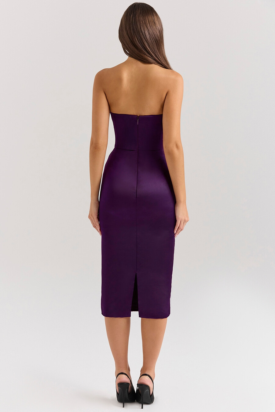 traubenfarbenes trägerloses midikleid aus satin