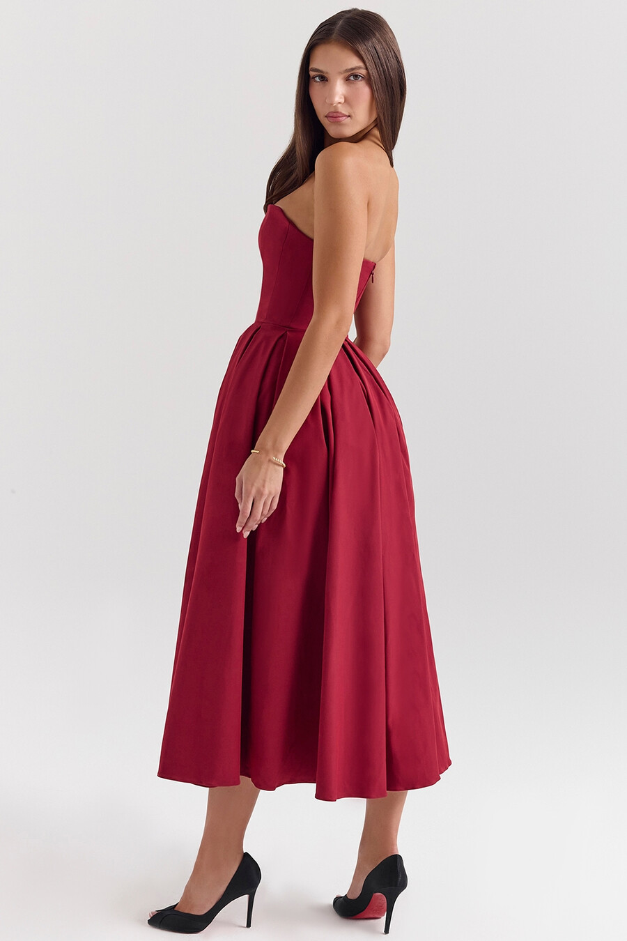 beerenfarbenes trägerloses midikleid mit abnehmbarer schleife