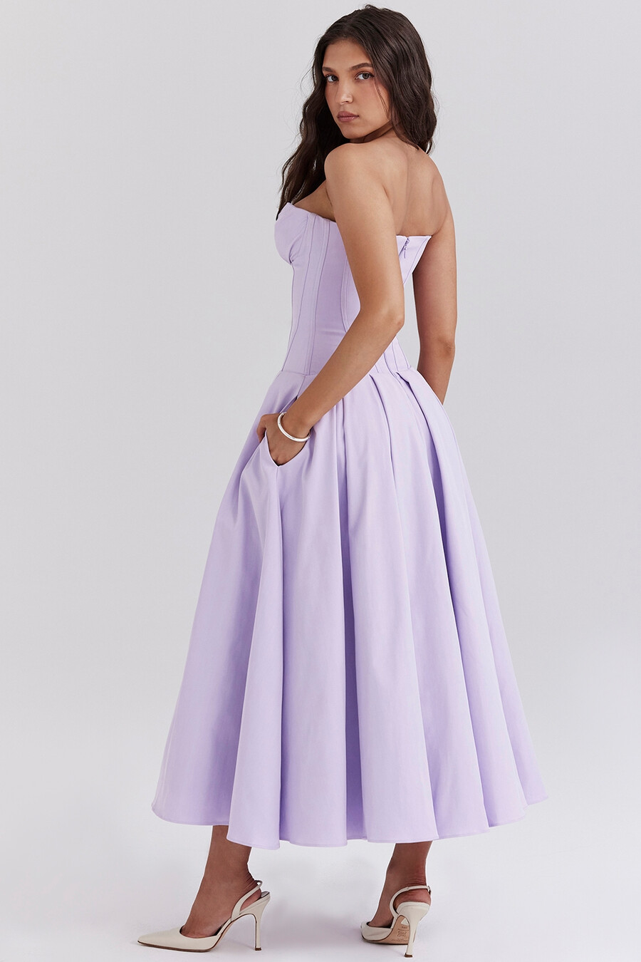 orchideenfarbenes trägerloses midikleid aus twill und tüll