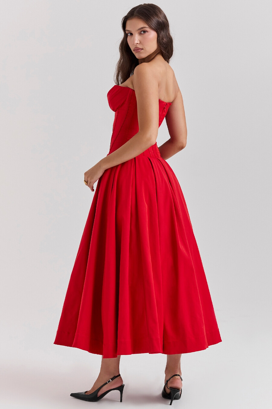 scharlachrotes trägerloses midikleid