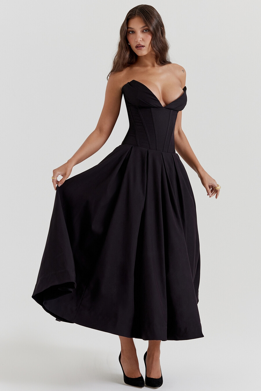 schwarzes trägerloses midikleid