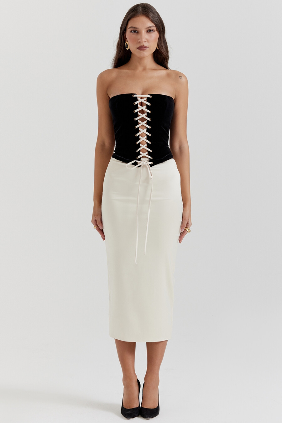 schwarzes vintage-cremefarbenes trägerloses korsettkleid