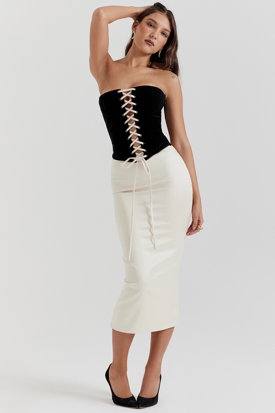 schwarzes vintage-cremefarbenes trägerloses korsettkleid