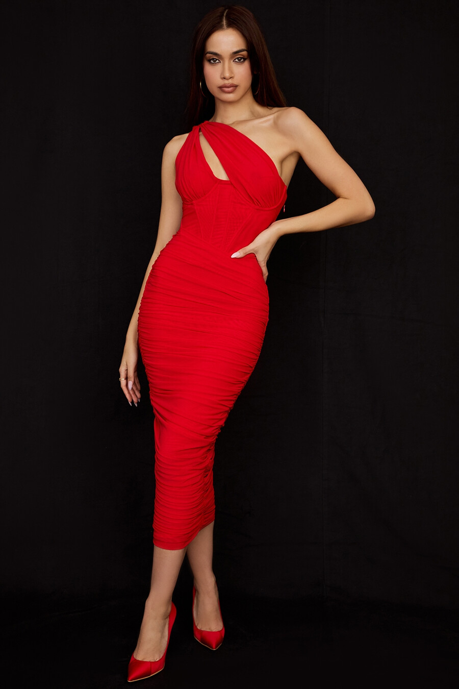 scharlachrotes asymmetrisches midikleid mit cut-outs