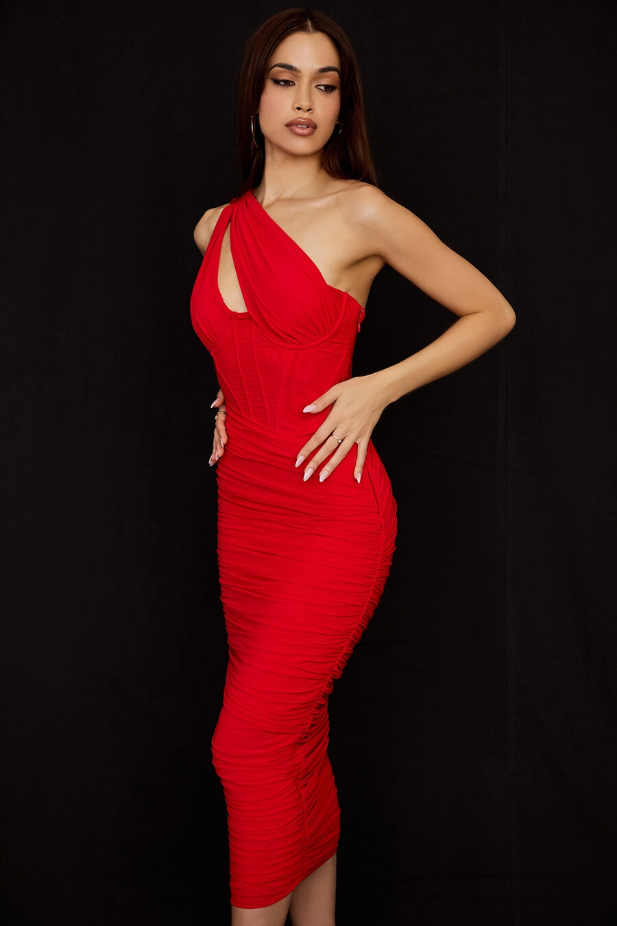 scharlachrotes asymmetrisches midikleid mit cut-outs