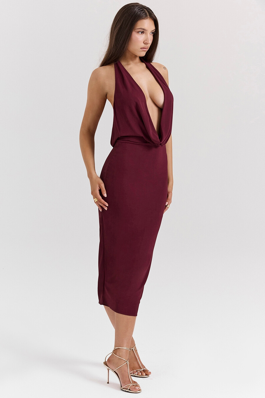 merlotfarbenes drapiertes midikleid