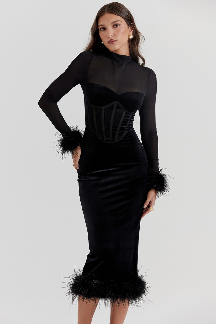 schwarzes samt-midikleid