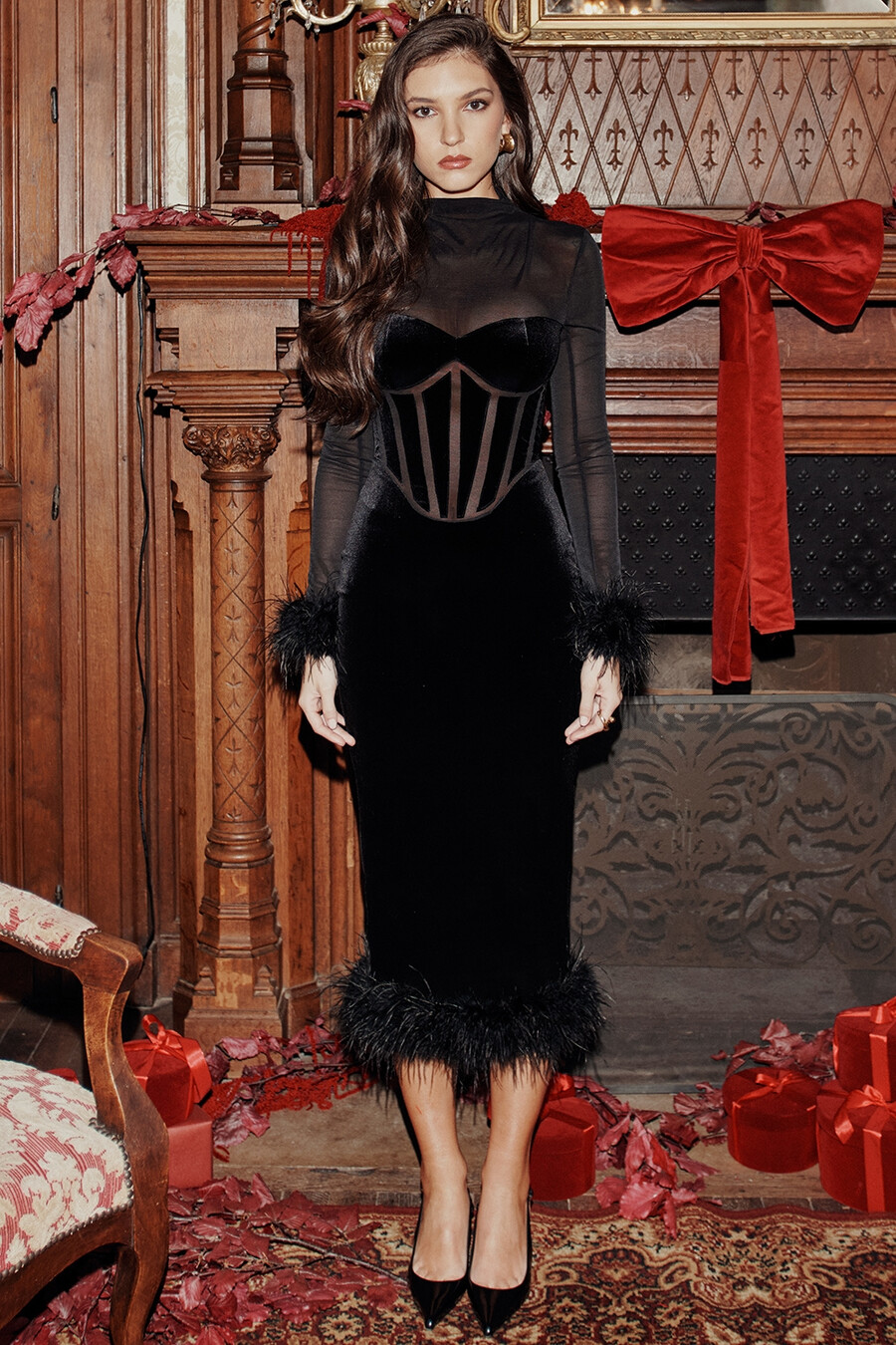 schwarzes samt-midikleid