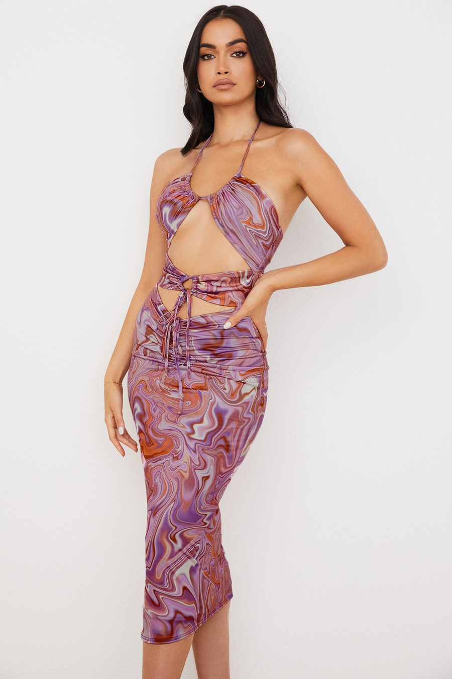 lila midikleid mit wirbelmuster und cut-outs