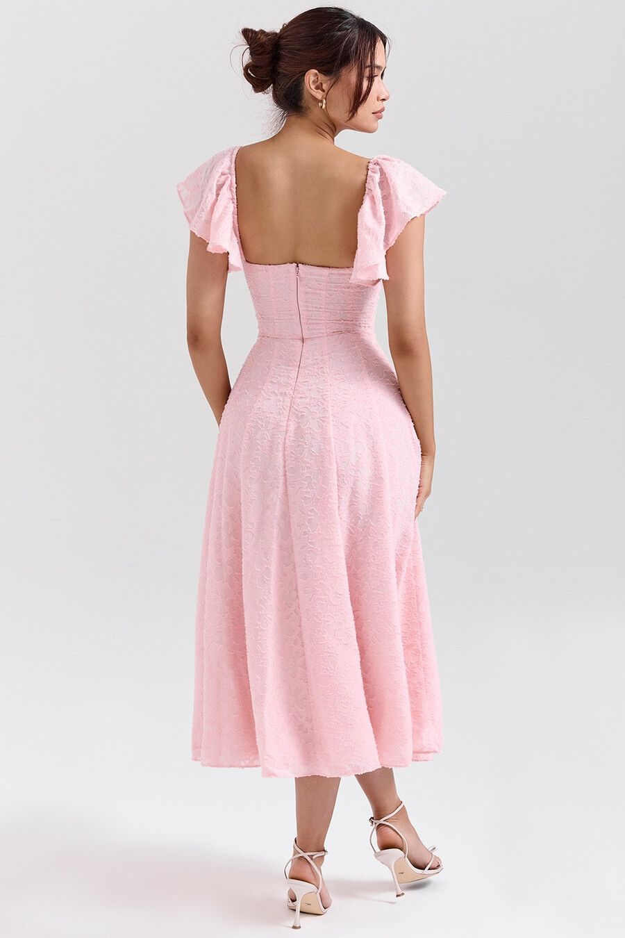perfekt rosafarbenes midikleid mit floralem jacquardmuster