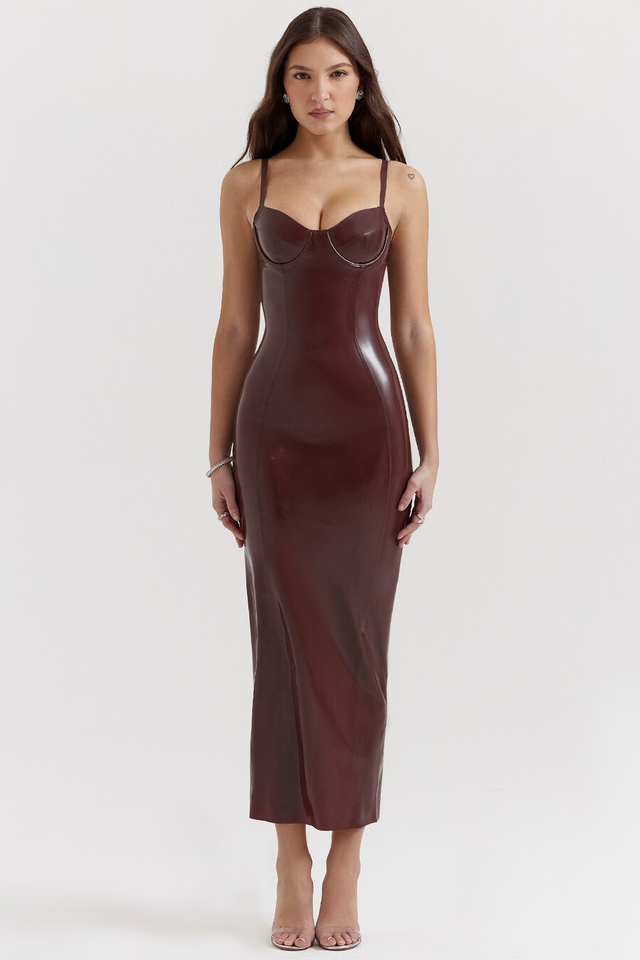 schokoladenbraunes latex-midikleid