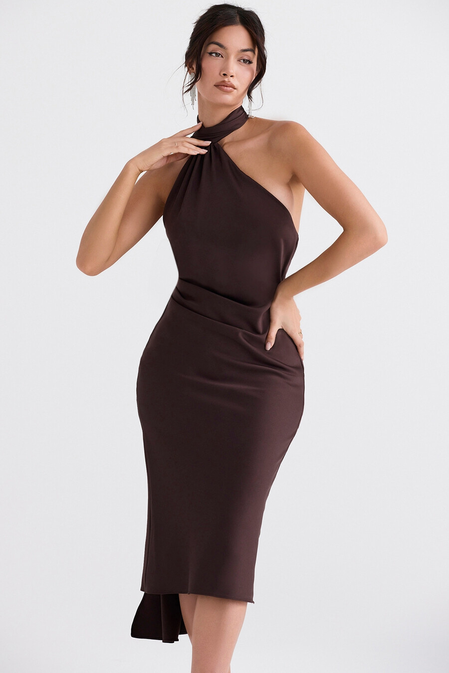 schokoladenbraunes wickelkleid in midi-länge