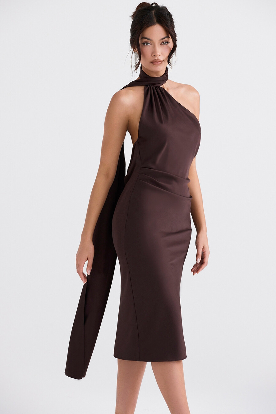 schokoladenbraunes wickelkleid in midi-länge