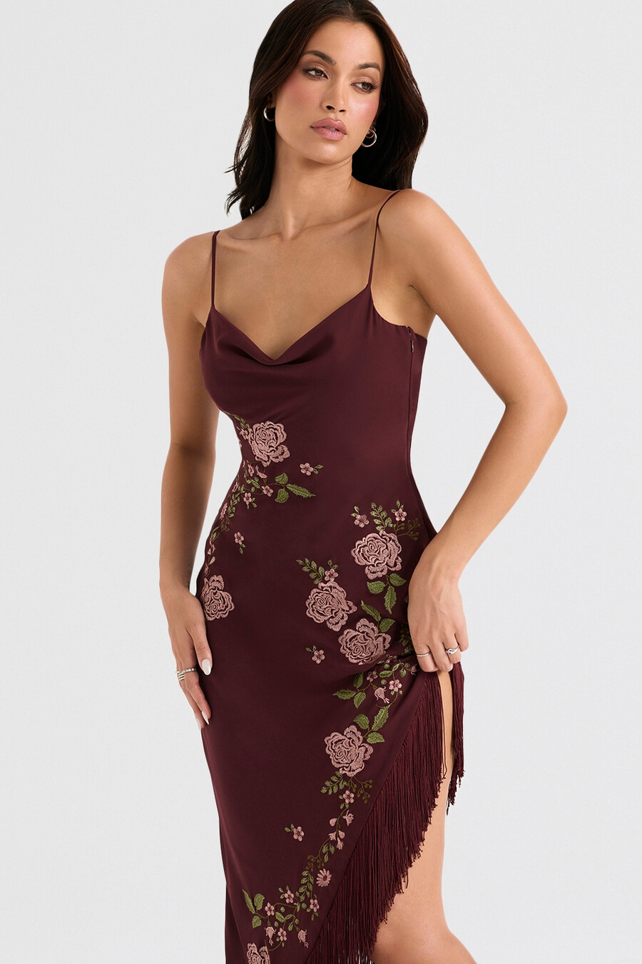 weinrotes besticktes midikleid